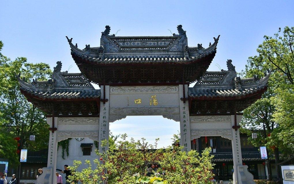 逃离遗弃的建筑3
